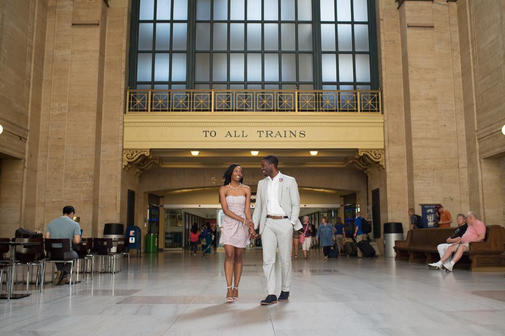 Blog_chicago-engagement-trains-union-station-photography