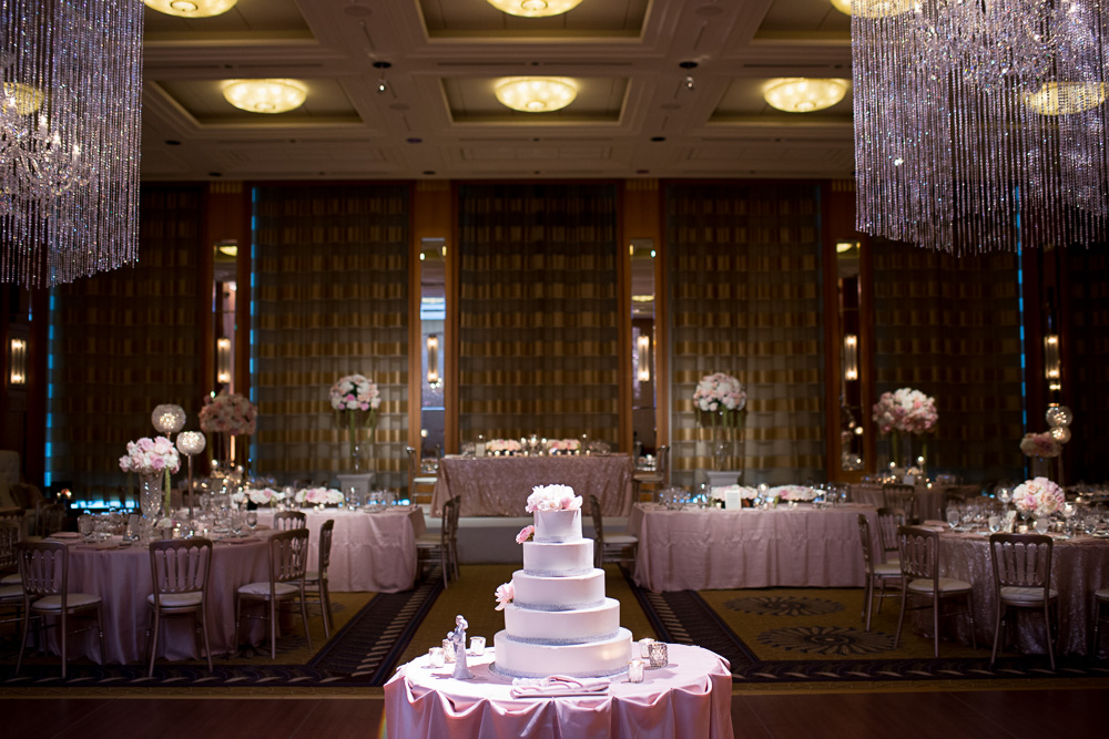 chicago-wedding-photographer-peninsula-hotel-wedding-reception-details_0005