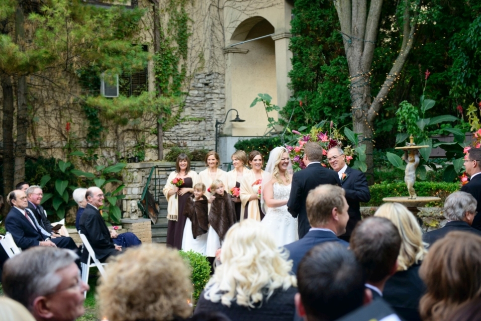 wedding-ceremony-outdoors